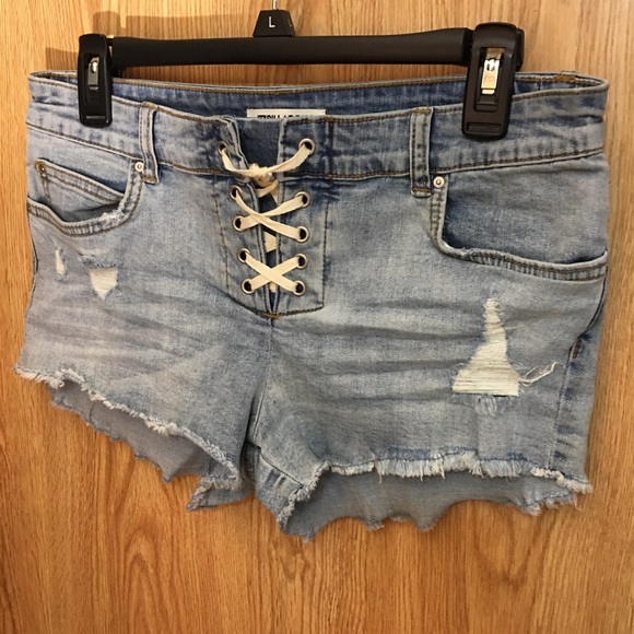 Billabong Lite Hearted Distress Laceup shorts 27 - Picture 4 of 11